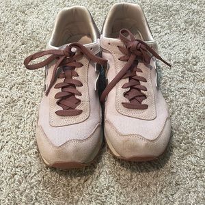 Pink new balance 515